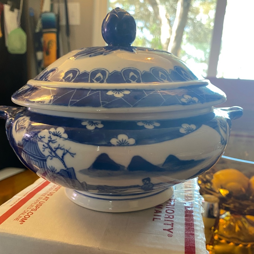 6in Cobalt Blue & White porcelain Decor Bowl with Lid
